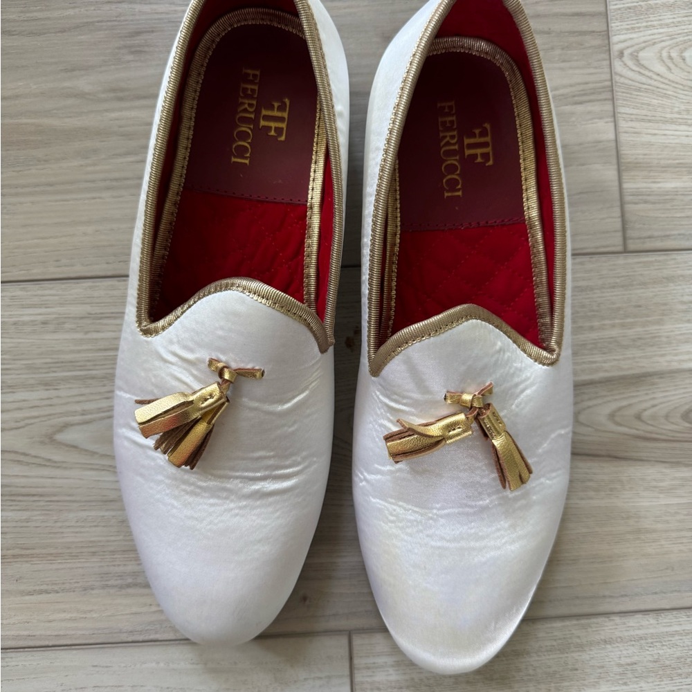 FERUCCI WHITE VELVET WITH GOLD TASSEL LOAFER SIZE 10 PROM WEDDING SHOES